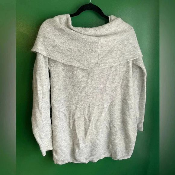 CLEARANCE! Mossimo Gray Soft Sweater Cowl Neck Cute & Warm! Size Large EUC! - Picture 4 of 4